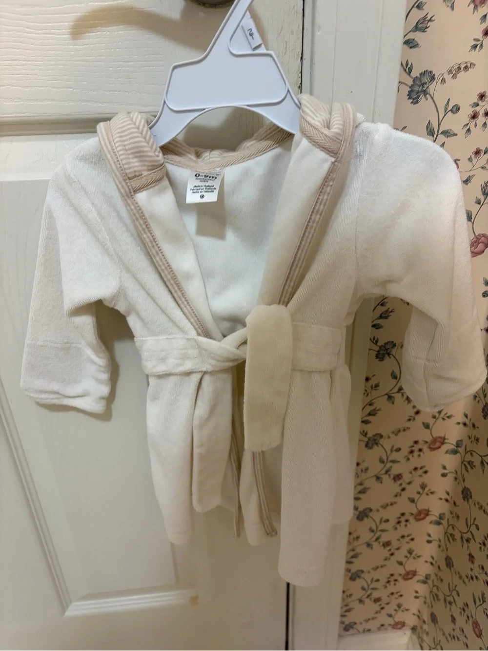 Like new Carters 0-9 months hooded robe